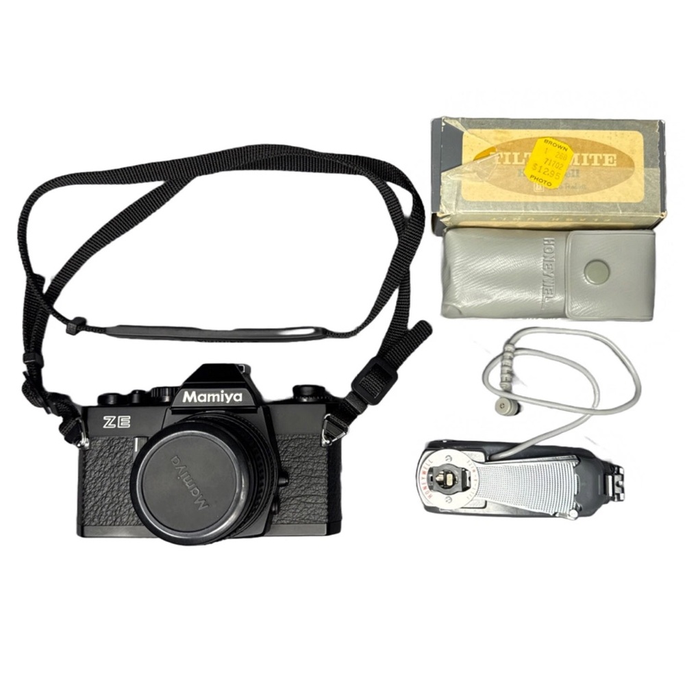 Mamiya ZE Camera With 50mm MAMIYA SEKOR E Lens Made In Japan w/ Strap